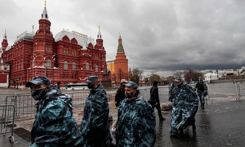 Ρωσία: 8.933 κρούσματα κορονοϊού και 393 νεκροί το τελευταίο 24ωρο